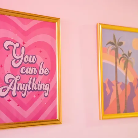 Chez Barbie - 2 Personnes - Insolite Appartement *