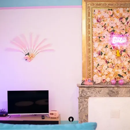 Chez Barbie - 2 Personnes - Insolite Appartement Tarbes